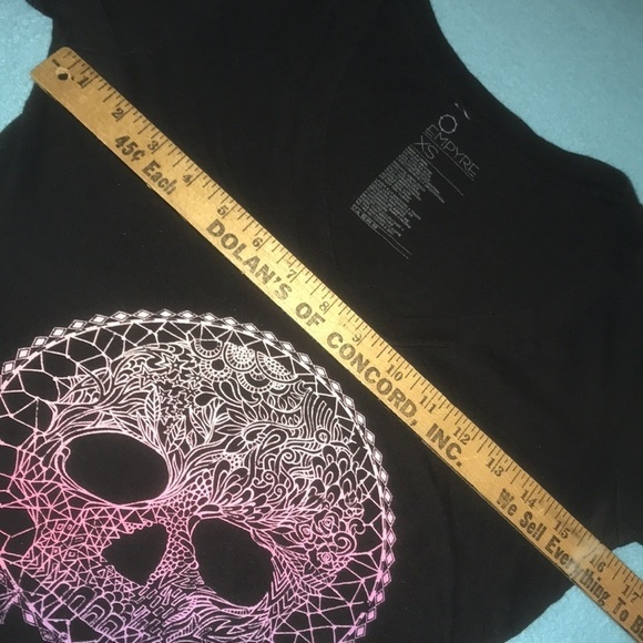 EMPYRE skull dream catcher v-neck short sleeve t-shirt tiny flaw size XS - Picture 6 of 7